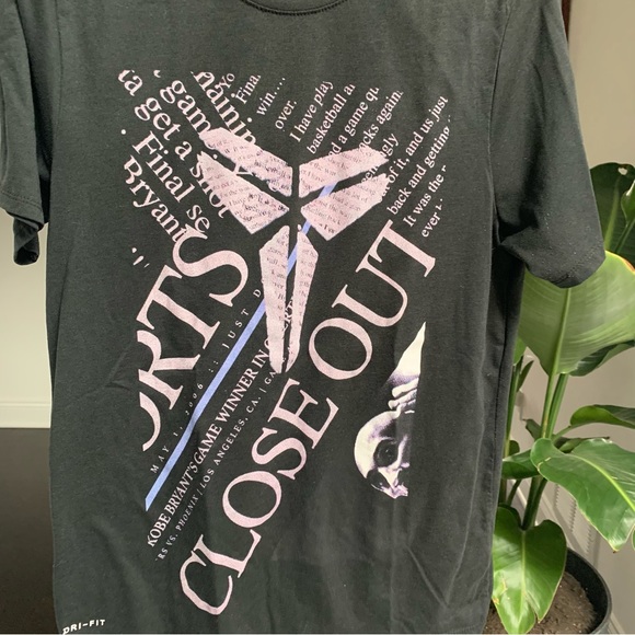 Nike Kobe Bryant Close Out Mamba Black Shirt RARE Men’s Size Medium - Picture 3 of 5